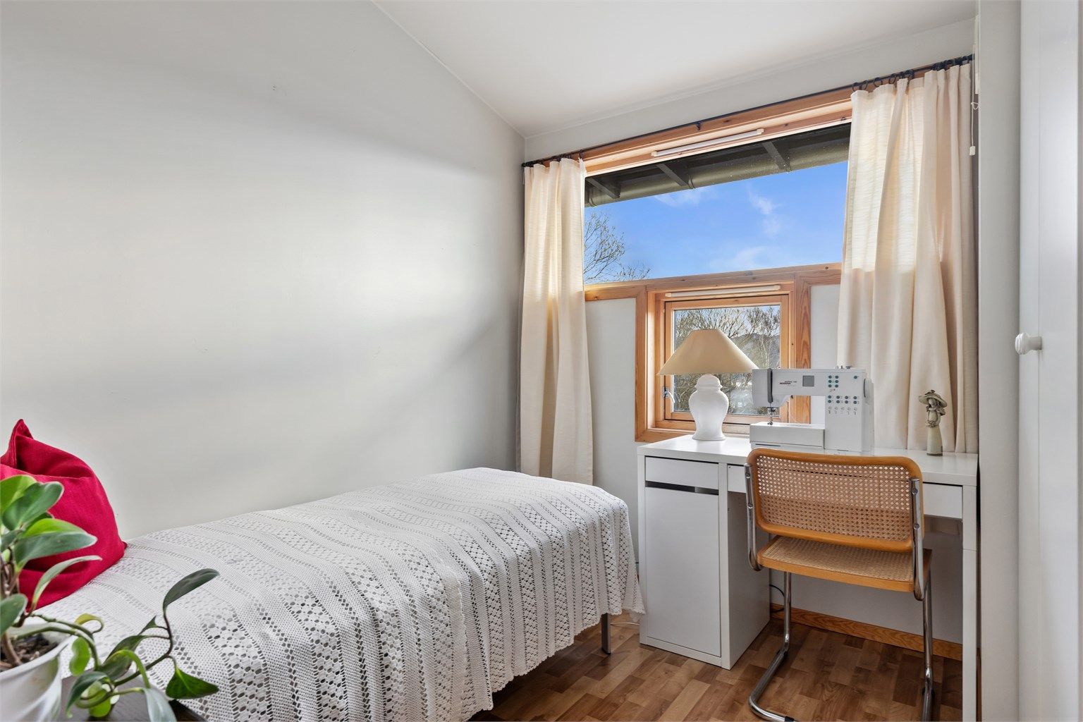 Det tredje soverommet i leiligheten, også dette med en praktisk størrelse.