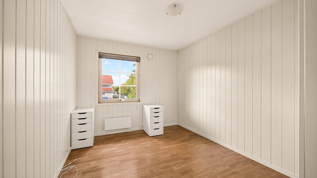 Soverom 3 i 2.etg, ideelt som barnerom eller kontor.