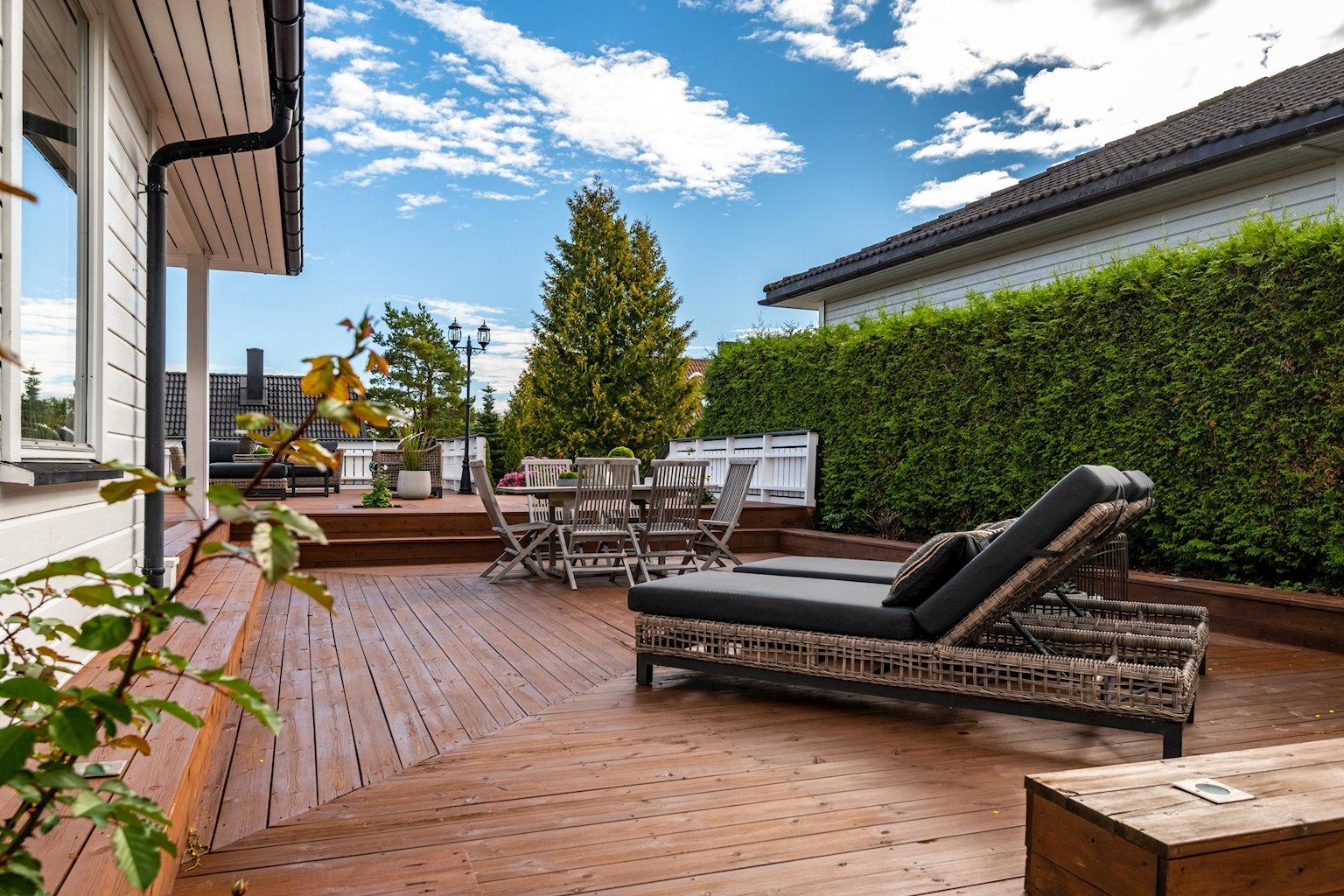 Ulike nivåer danner soner og skaper dynamikk i terrassens store flate.