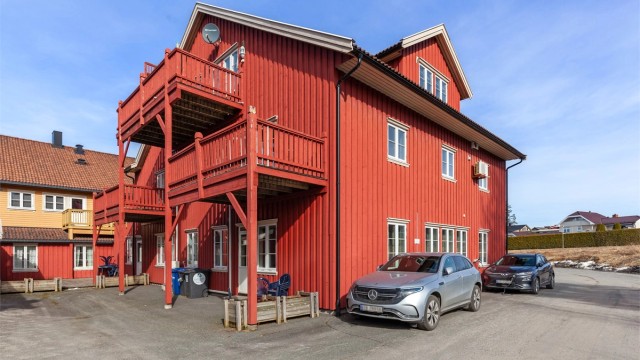 Velkommen til Ringvoll Senter 5 - Fleksible næringslokaler 164 m² på ett plan, med enkel adkomst fra gateplan.