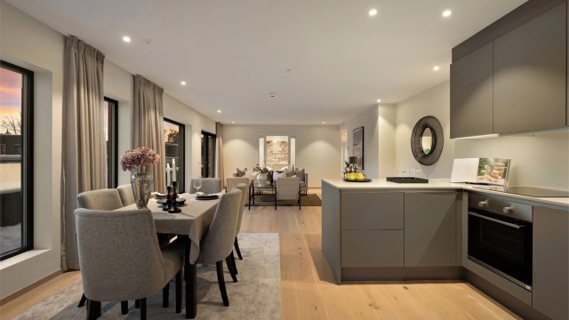 Leiligheten er utstyrt med vannbåren varme og balansert ventilasjon