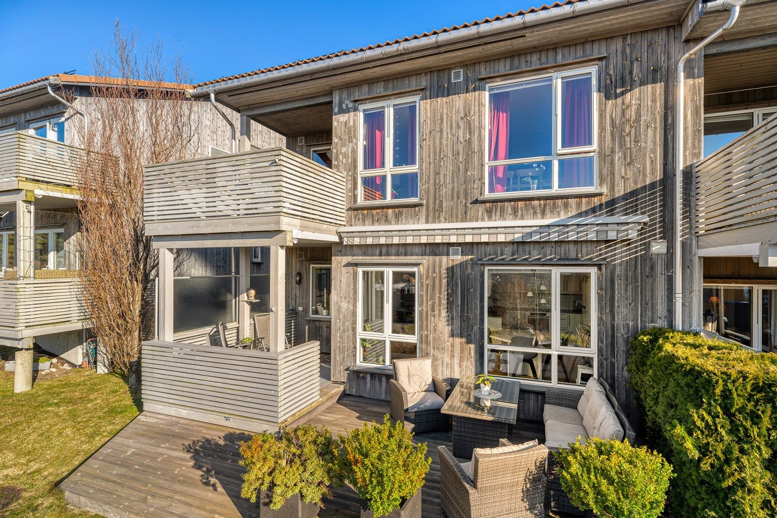 Velkommen til Presteheia 78 - en sjarmerende andelsleilighet med sentral beliggenhet og solrik uteplass. 