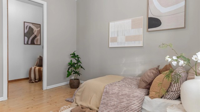 - Fin størrelse med tilkomst til innvendig bod -