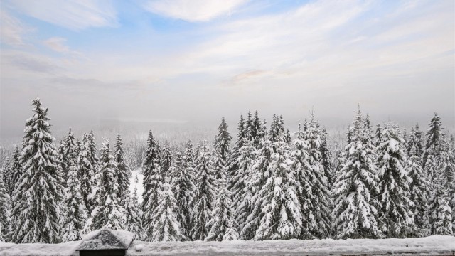 Utsikten fra hytta er virkelig upåklagelig selv om tåken ikke ville spille på lag akkurat denne dagen.
(Foto: Pholio v/ Bjørnar Fjeldberg)