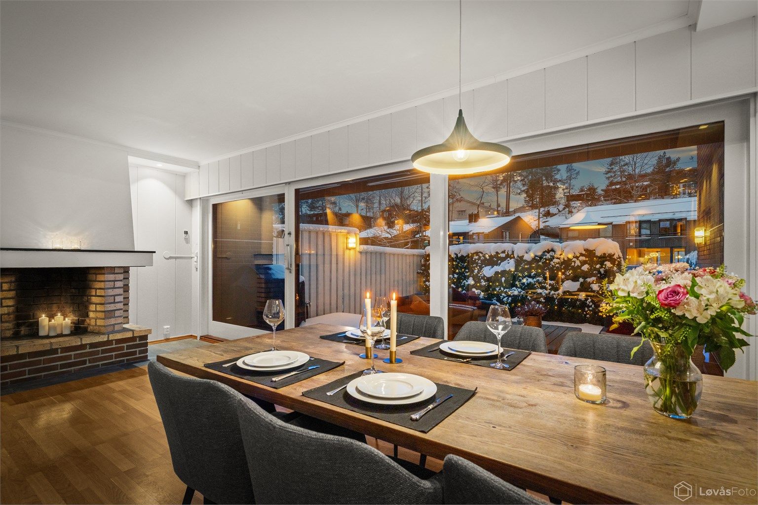 Den gode plassen gjør rommet til et naturlig samlingspunkt i boligen.