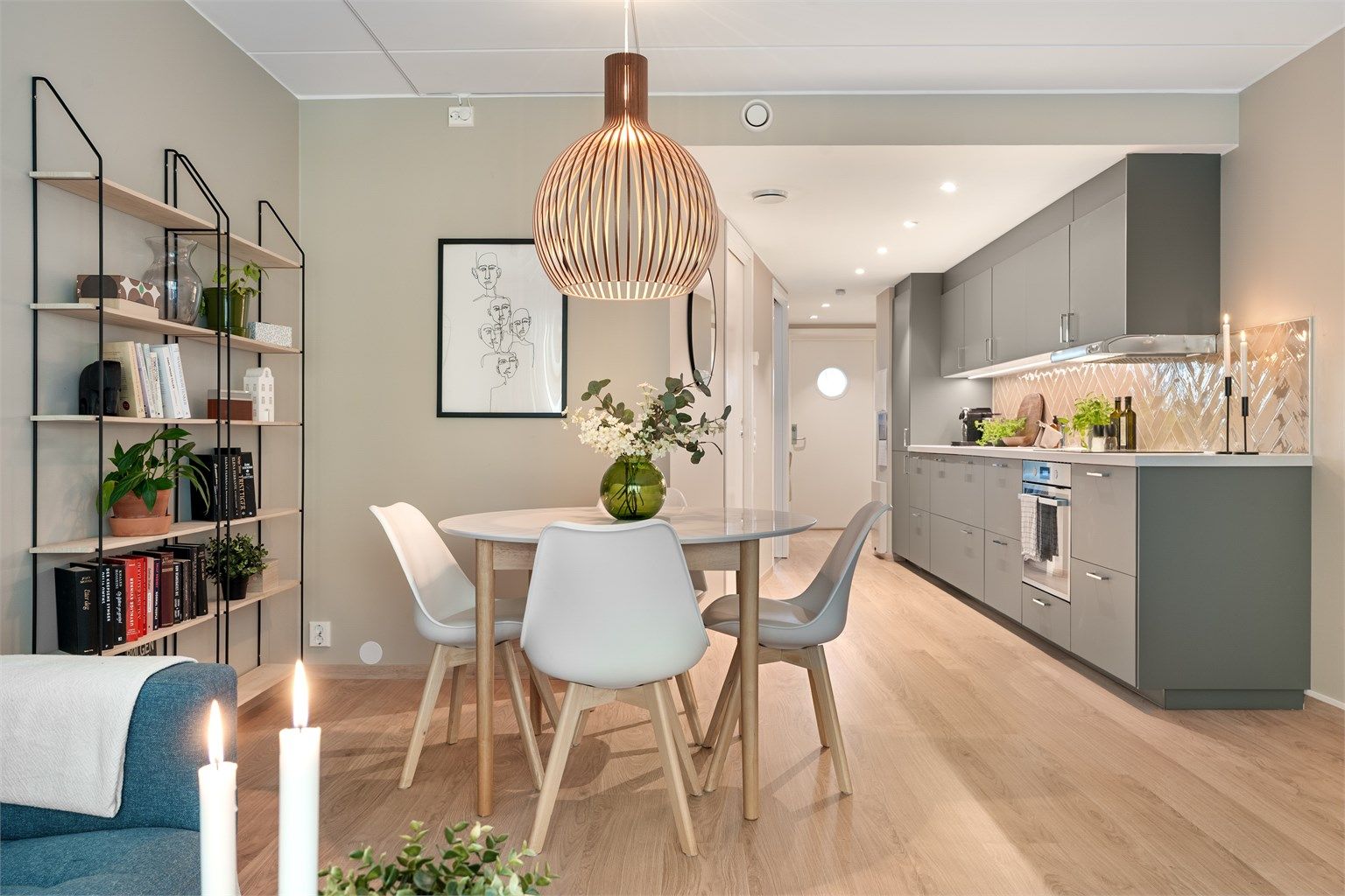 Velkommen til Nedre Ila 5 - og denne flotte og sjarmerende andelsleiligheten i byggets andre etasje!