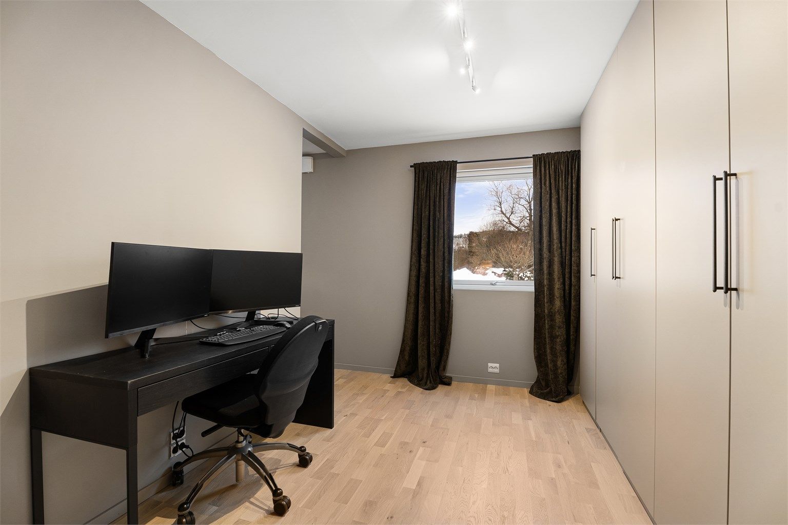 Soverom 1 -Brukes som walk-in garderobe (på opprinnelig tegning er dette et ekstra soverom)