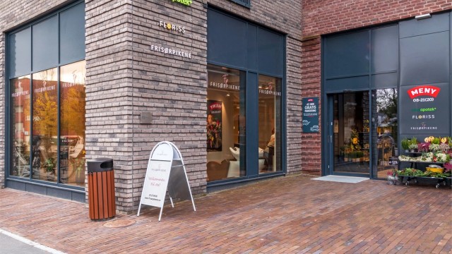 Apotek, Frisørpikene, Meny, Evo Fitness er blant tilbudene Frysjaparken har å by på.