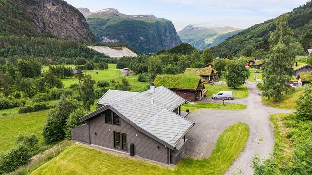 Det er og opparbeidet plenarealer på eiendommen
