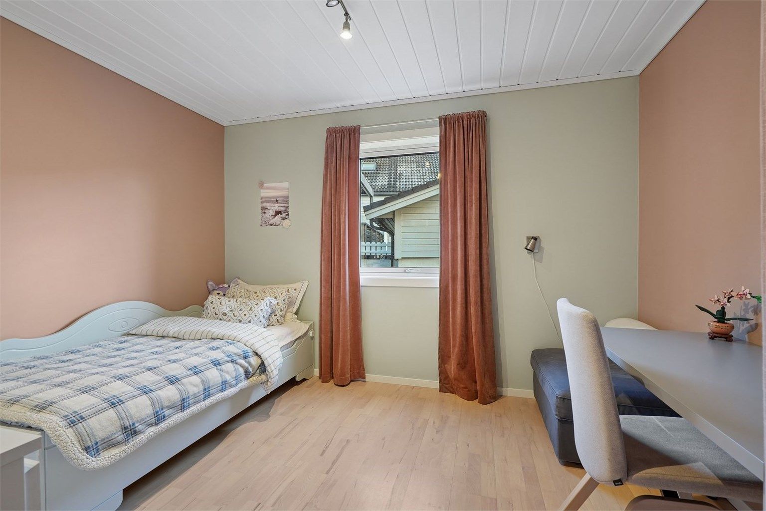 Soverom i hovedetasjen 