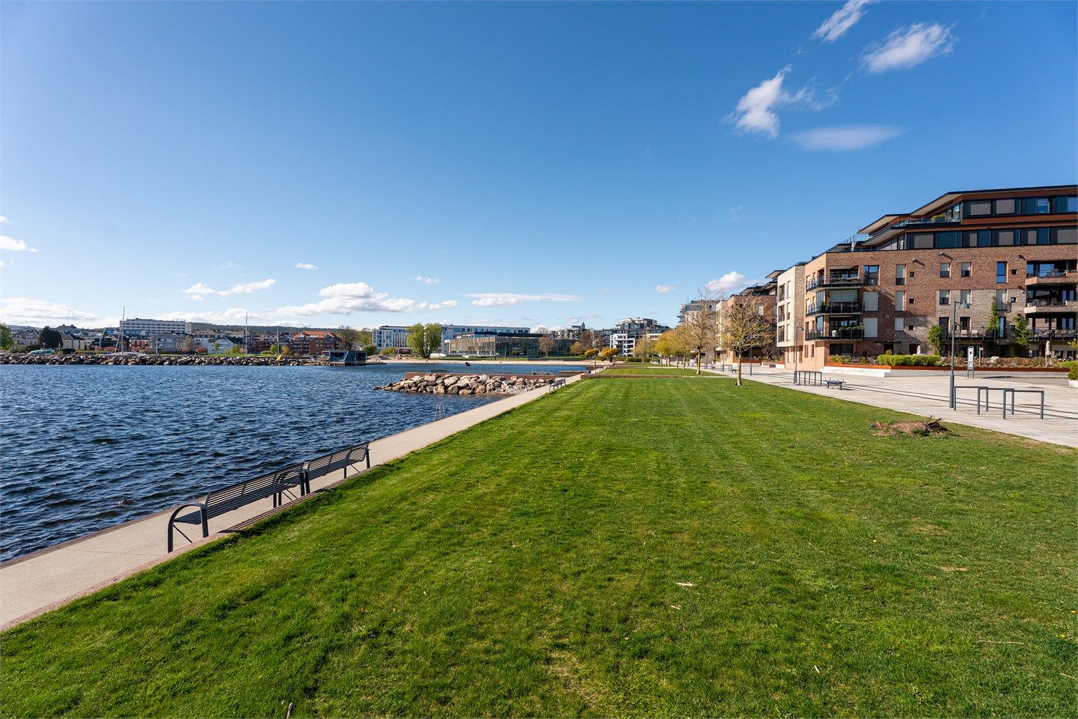 Fra Tangen er du kort vei til blant annet Strandpromenaden og Markens gate. 