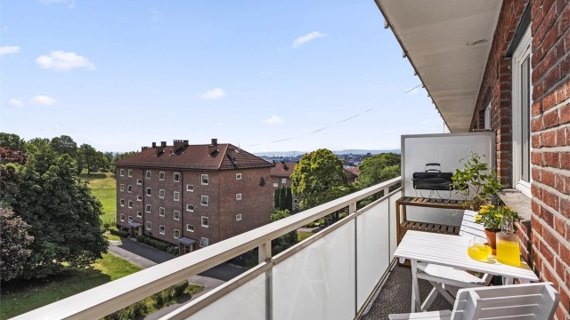 Velkommen til Grenseveien 30. Presentert av Marius Iversen v. Eiendomsmegler Krogsveen