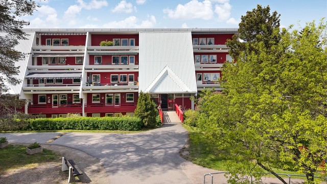 Vaktmestertjeneste, gjenvinningsstasjon og rikelig med gjesteparkering