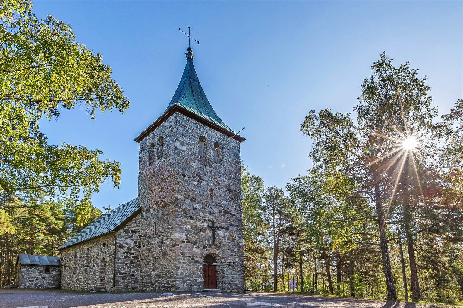 Ljan kirke.jpg