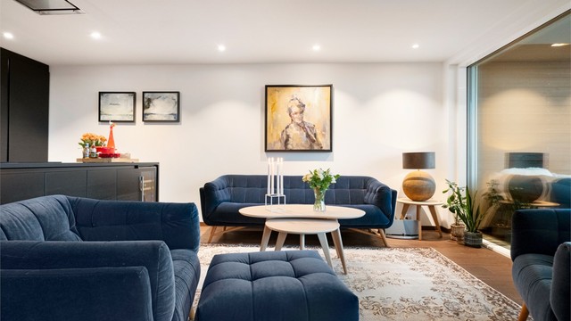 Deler av stuen mot øst i tilknytning til kjøkken