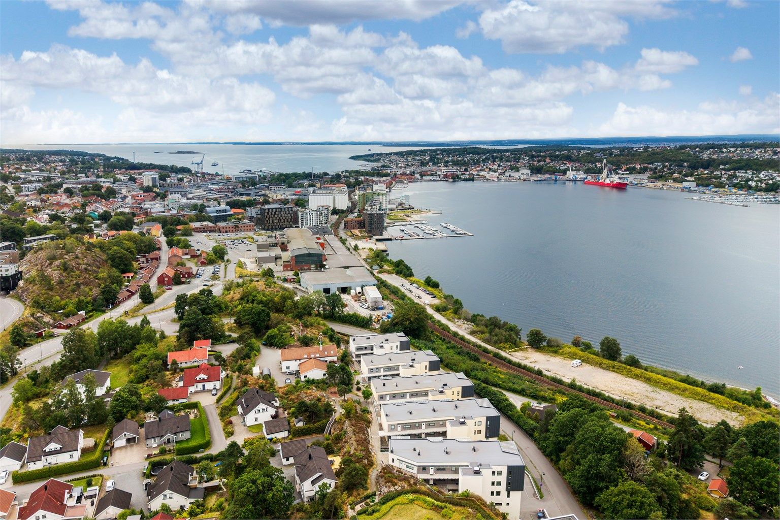 Moss sentrum og den nye bydelen Verket ligger kun en kort spasertur unna.