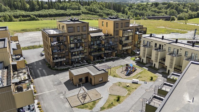 Rolige omgivelser med umiddelbar nærhet til skog og flotte turområder på Vardefjellet.