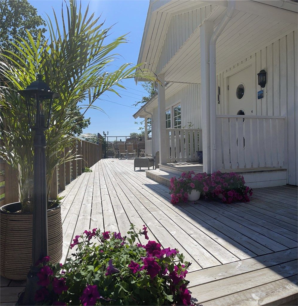 Idyllisk og meget sjarmerende eiendom med gangavstand til Røssesund, strand og småbåthavn! 