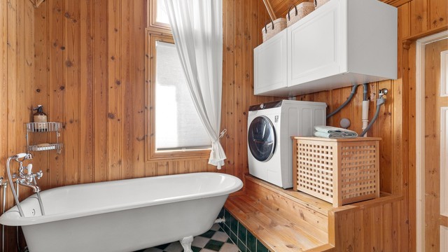 Det er opplegg for vaskemaskin på badet