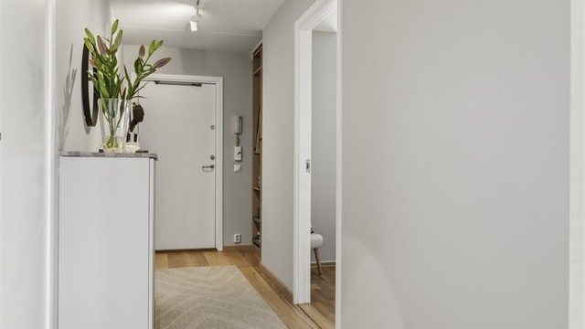 Boligen har enerett til bruk av 1 sportsbod i kjeller på 5 m²