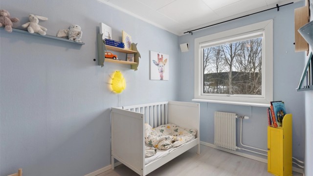 Boligens tredje soverom er også av god størrelse.