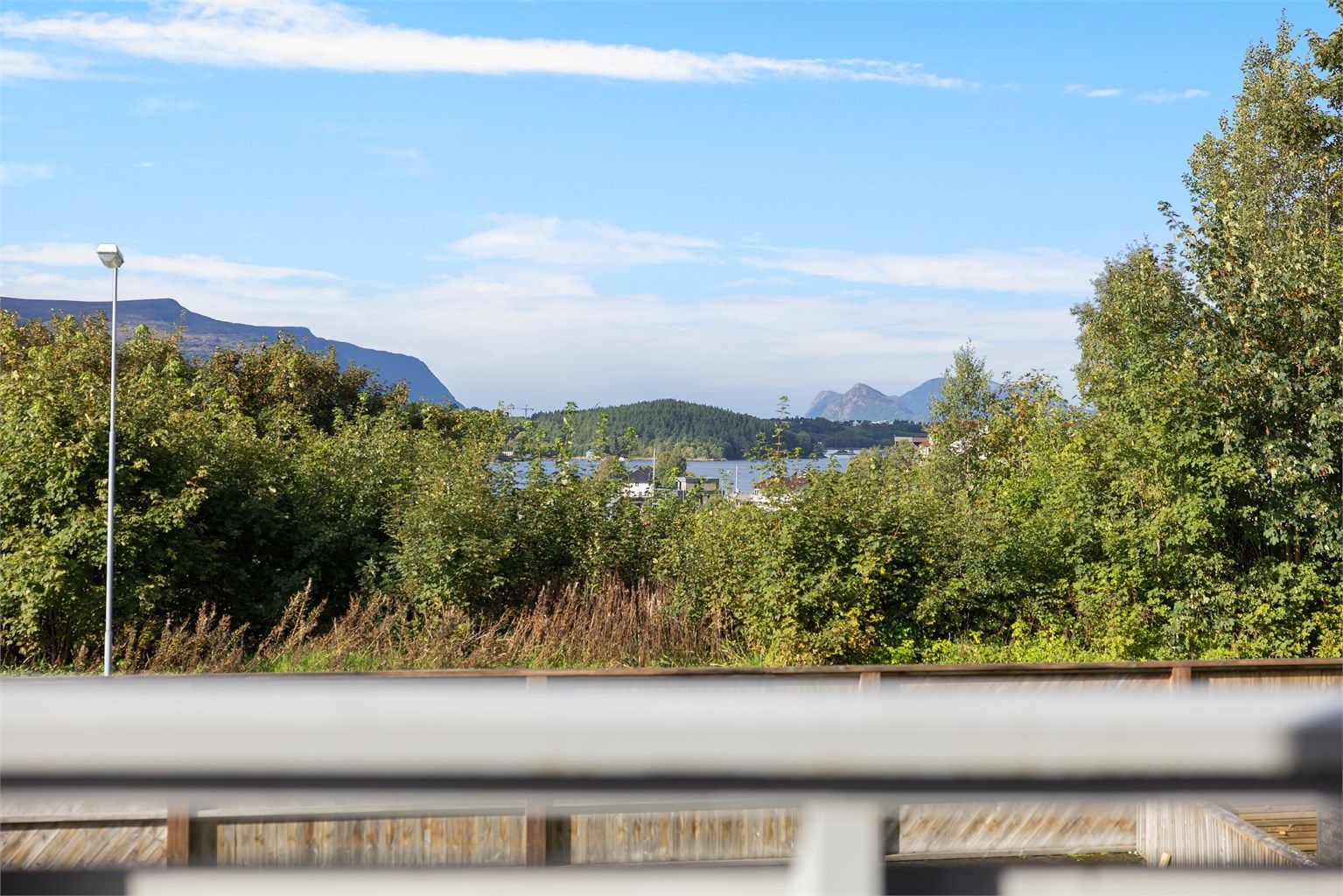 Flott utsikt fra balkongen mot vest