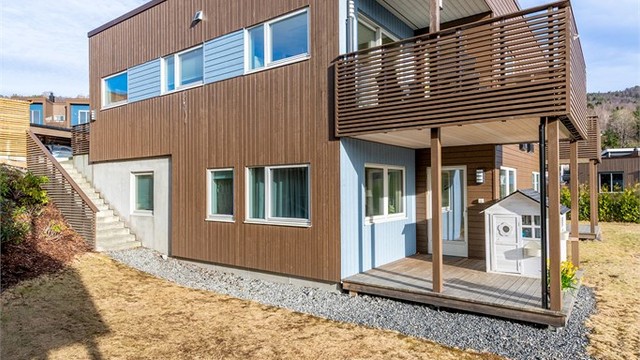 En lettstelt og moderne bolig med ferdigattest fra 2020.