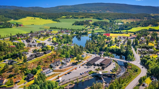 Fra boligen er det kort vei til alle sentrumsfunksjoner i Prestfoss.