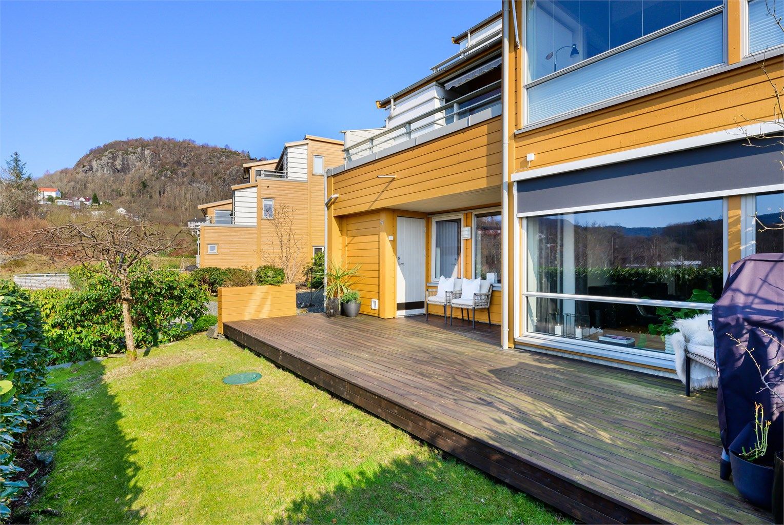 Velkommen til Kattuglebrotet 25E presentert av Krogsveen v/ Thomas Hauge. Stor 4 roms eierleilighet med hage og 27 kvm terrasse. 