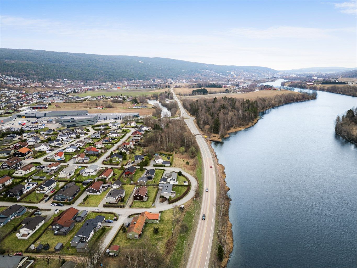Litt under 1 km å gå til dagligvarebutikk på Herstrøm (Coop Extra). 