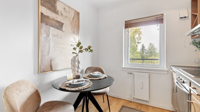 Plass til spisebord på kjøkkenet