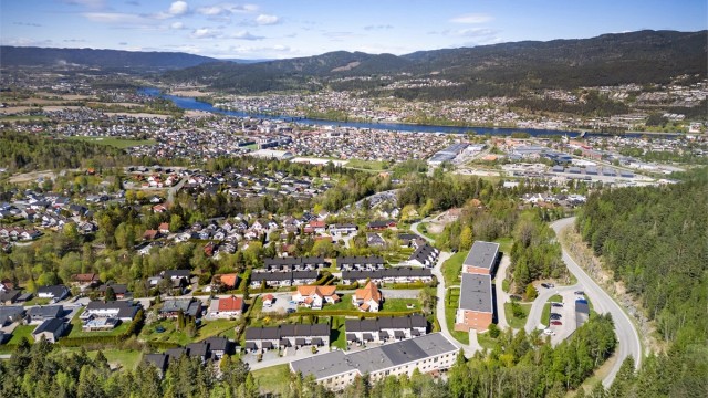 Vikåsen IL er et aktivt idrettslag i nærmiljøet som gir tilbud innen allidrett og fotball