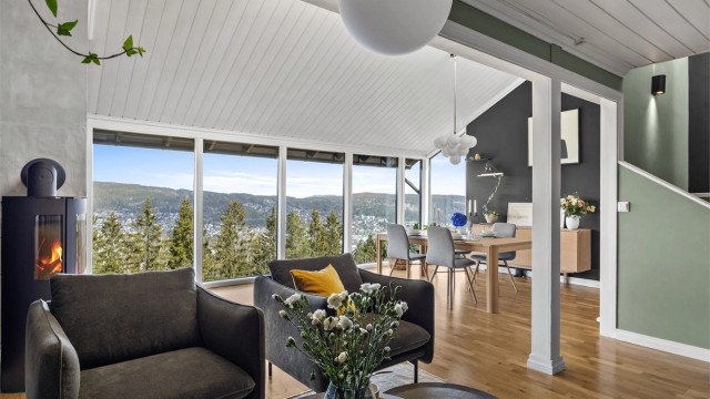Meget pen vertikaldelt bolig med 3 soverom, moderne kjøkken og bad, samt suveren utsikt over Drammen.
Foto: Stine Prøitz Jørgensen