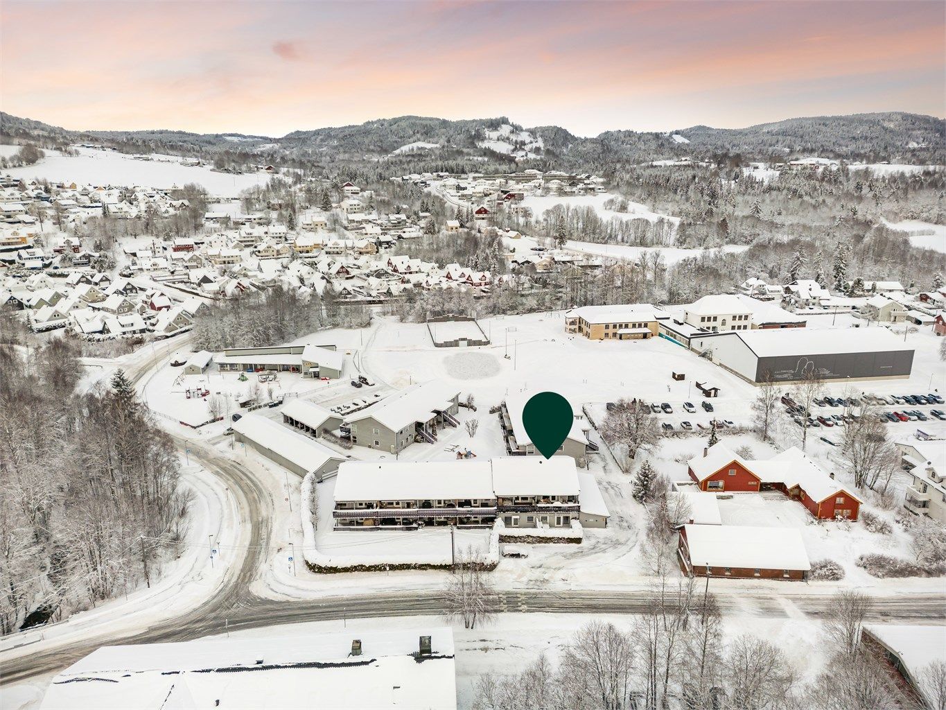Umiddelbar nærhet til barnehager og barneskole med idrettsanlegg
