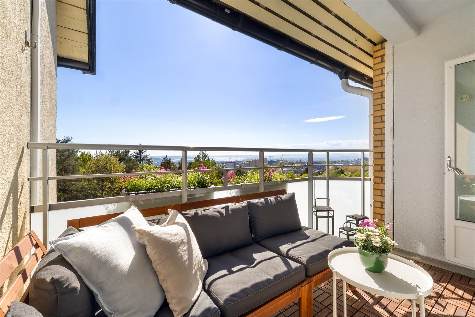 Krogsveen ved Remi Bangsund har gleden av å presentere Ragna Nielsens vei 4!