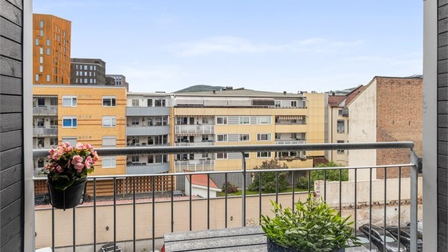 Borettslaget har mottatt varsel om oppføring av blokk på nåværende parkeringsområde (bygges tett mot Strømsø Torg 5E)