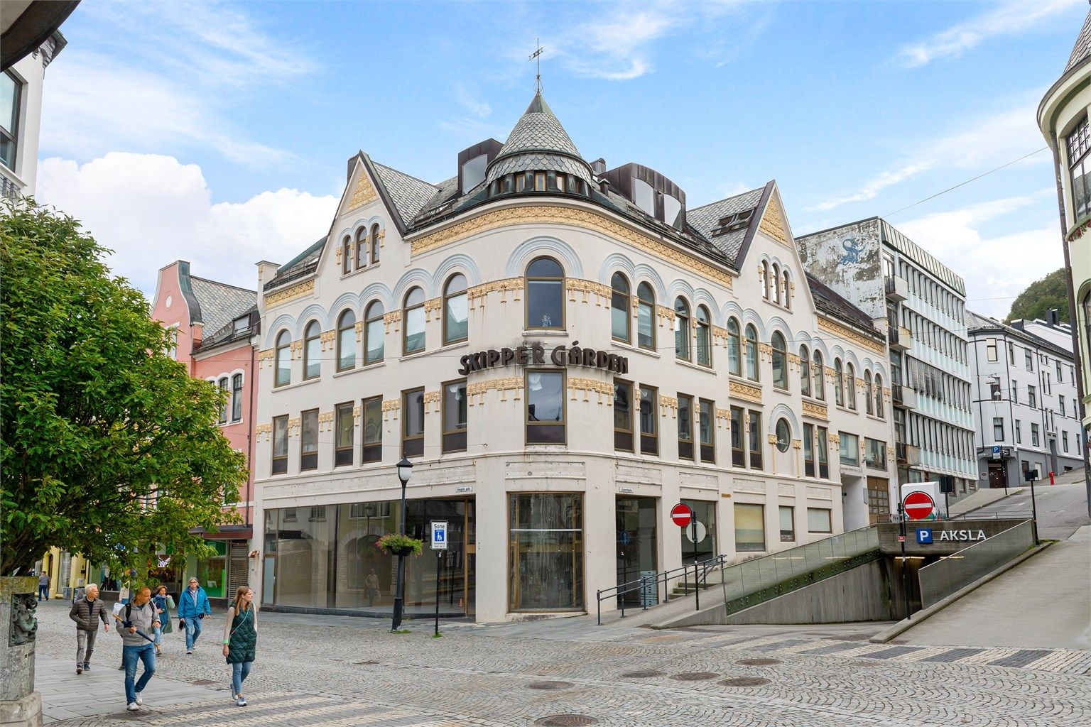 Velkommen til Kongensgate 18, presentert av Eiendomsmegler/Partner Elisabeth Skjold