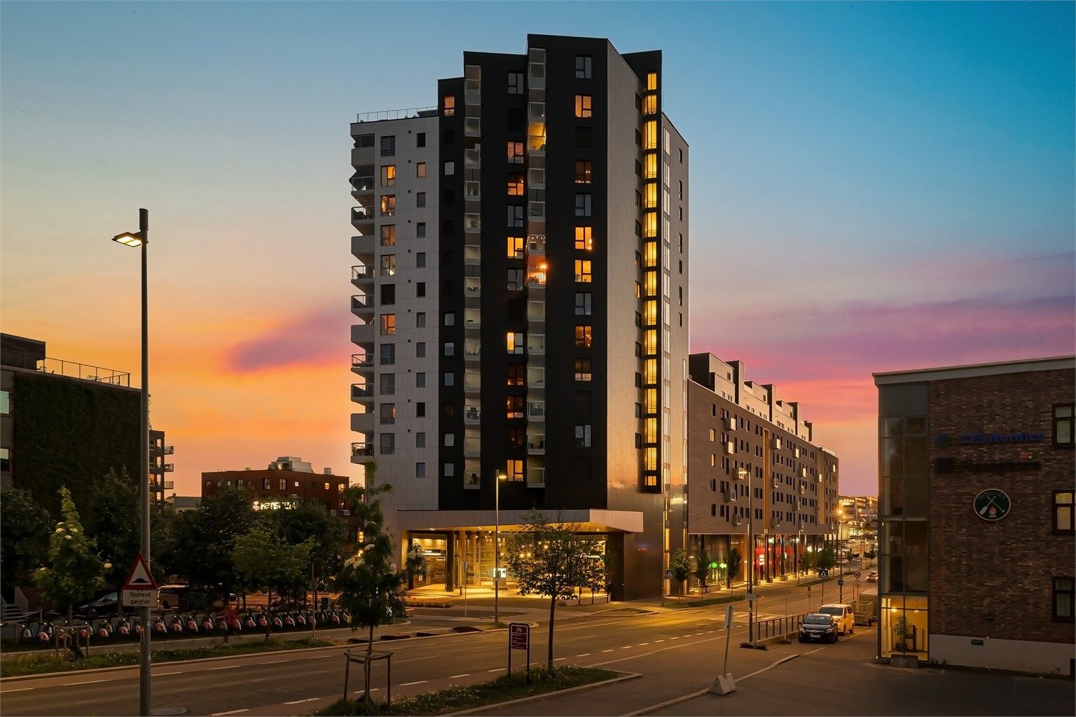 Her bort du høyt og fritt i 10. etasje midt på Ensjø med kort vei til alt