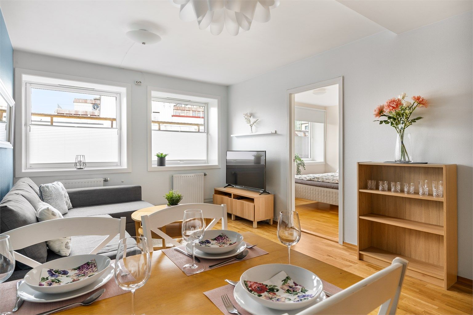 Velkommen til Fjordgata 29, og denne flotte leiligheten beliggende i et sentralt og ettertraktet område langs Fjordgata i Midtbyen!