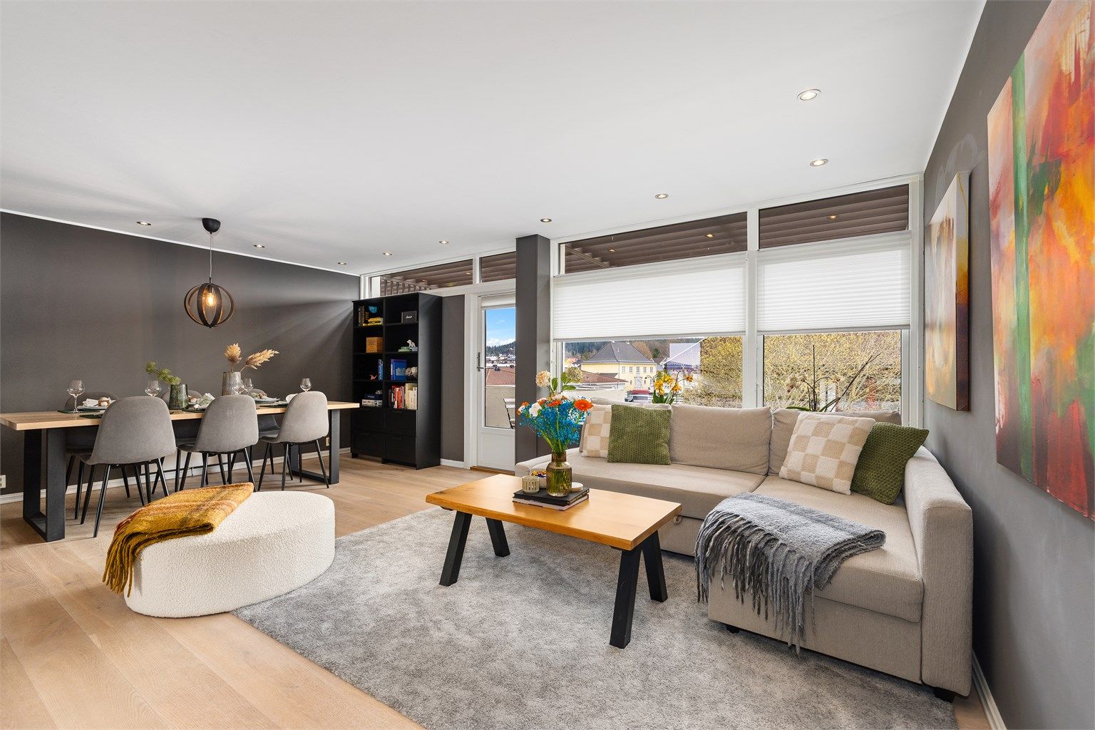 Eiendomsmegler Krogsveen v/Christian Blenne Lien ønsker velkommen til General Laakes vei 48! 