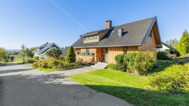 Velkommen til Svenskerud 59, presentert av Mari Skaret Christoffersen i Krogsveen.
Foto: Trond Reder