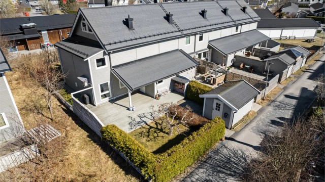 Robin Lauritzen v/ Krogsveen Eiendomsmegling har gleden av å presentere Munkebekken 214!