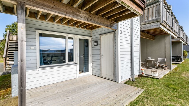 Boden tilknyttede terrassen er på ca. 1,4 kvm. og velegnet for oppbevaring av puter og annet.