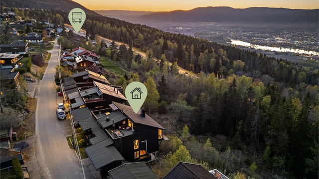 Bussholdeplass ligger noen hundre meter unna boligen med hyppige bussavganger til Drammen.