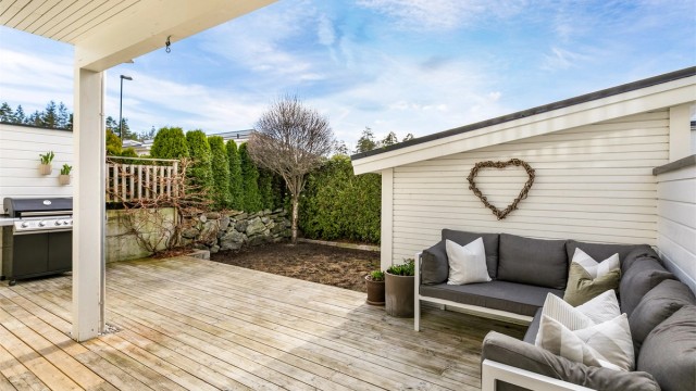 Et helt eget, avskjermet uteareal med både stor terrasse og hageflekk er kvaliteter få leiligheter av tilsvarende størrelse kan vise til.
Fotograf; Børge Oppegård.