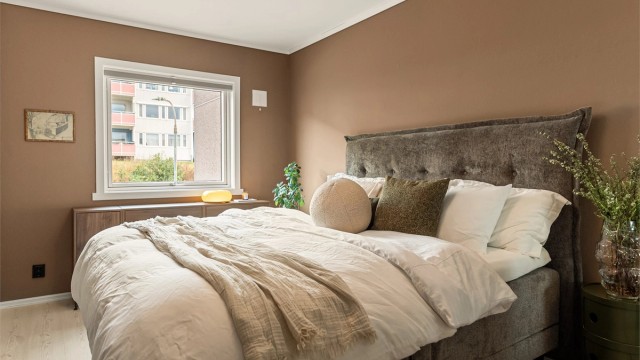 - Hovedsoverommet er av meget god størrelse med god plass til dobbeltseng -