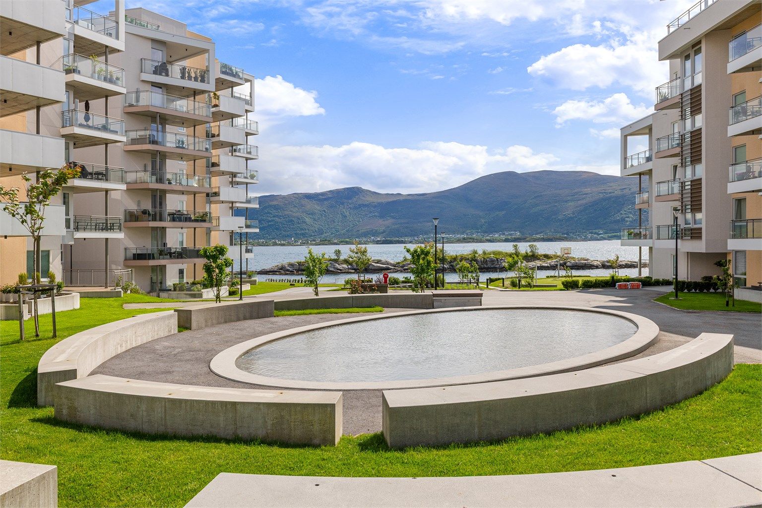 Pent opparbeidet fellesarealer mellom blokkene