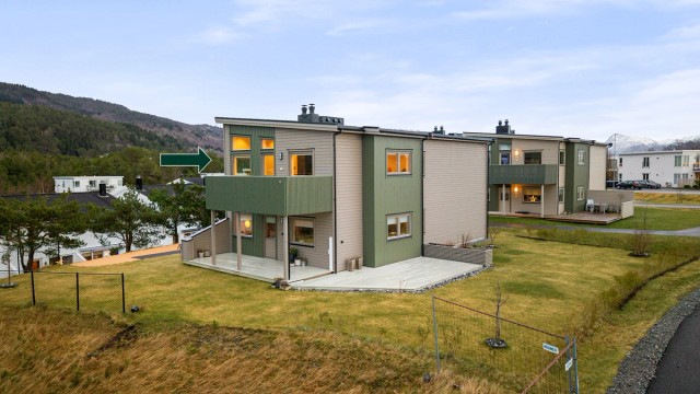 Velkommen til Brattebergringen 6B, en flott halvpart av tomannsbolig i nyere boligområde på Flisnes - presentert av Daglig leder/Eiendomsmegler Preben Willmann