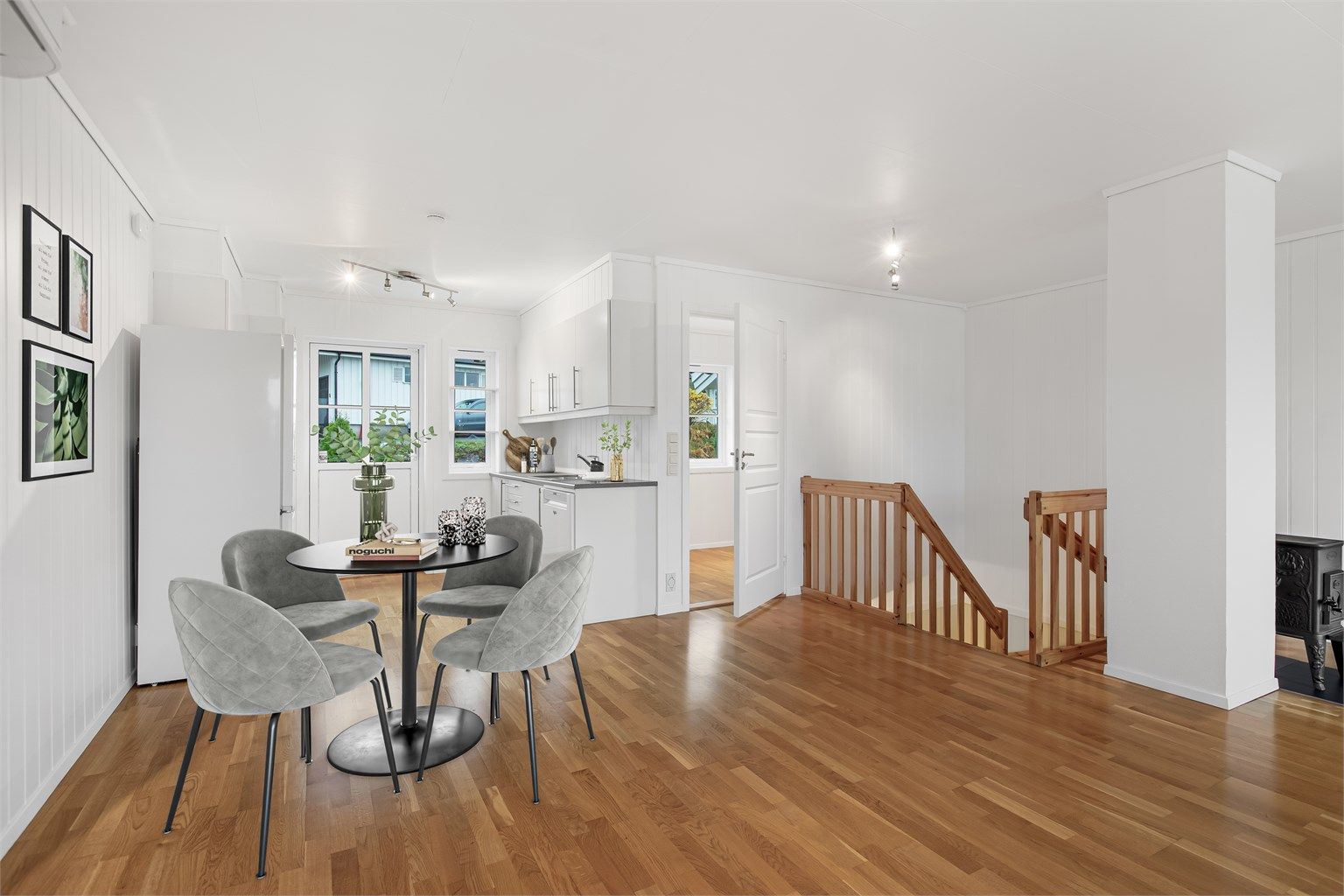 God plass til spisebord. Bildet er digitalstylet. 