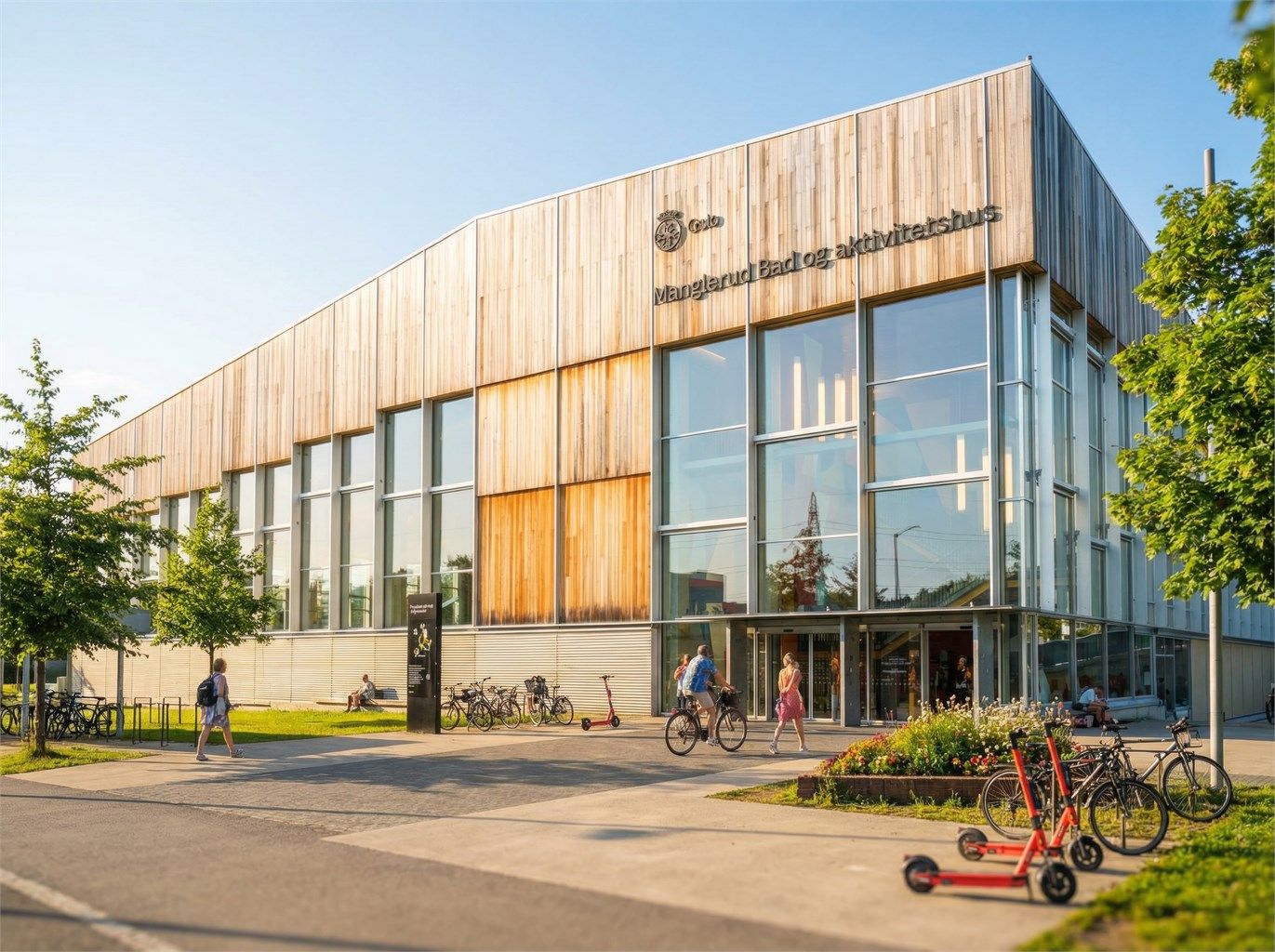 Manglerud bad og aktivitetshus er i nærheten. I tillegg til badet har Klubb1, fritidsklubben for barn og ungdom, fått arealer til blant annet undervisningskjøkken, gaming, musikkverksted og hobbyrom.
